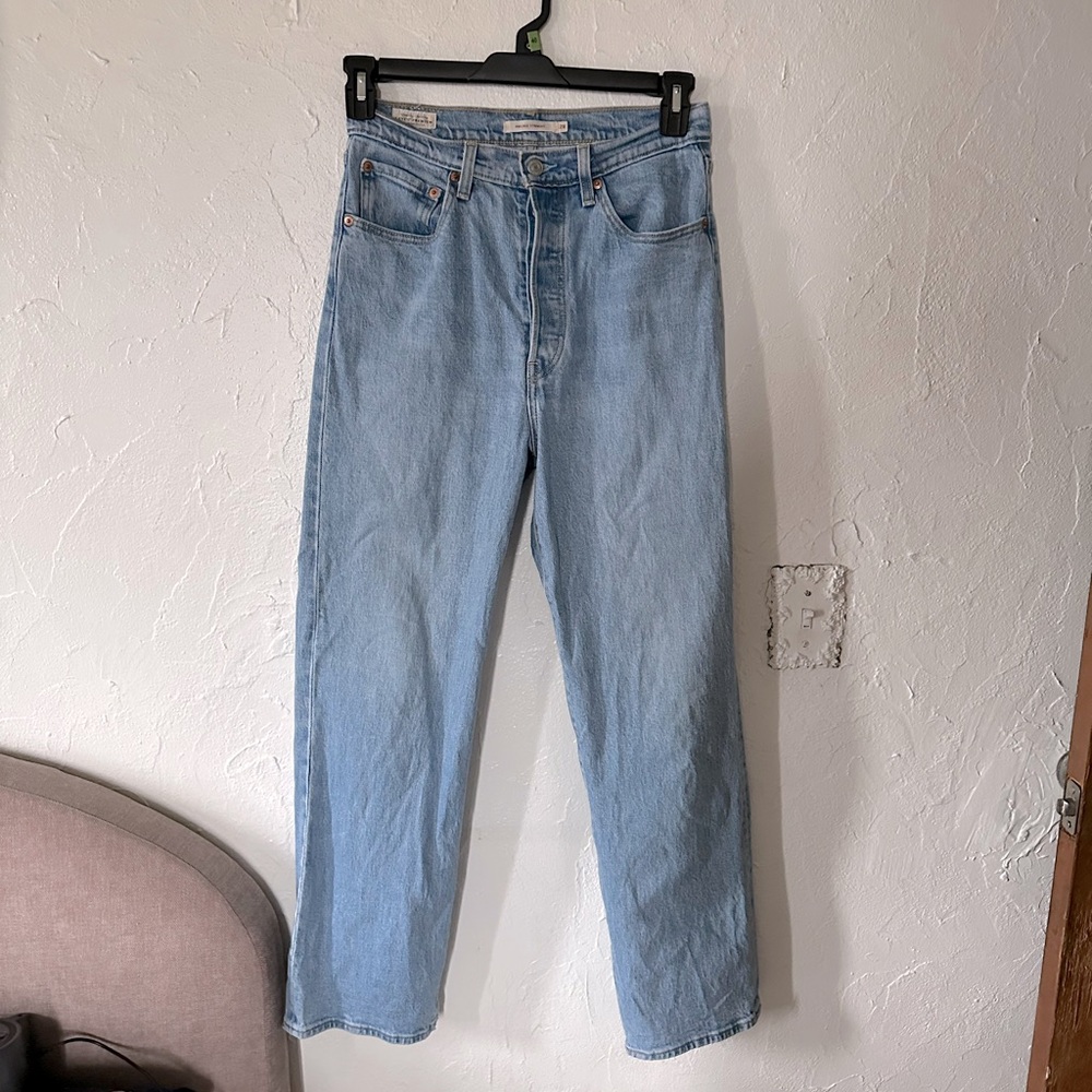 Levi’s ribcage straight jeans sz 28